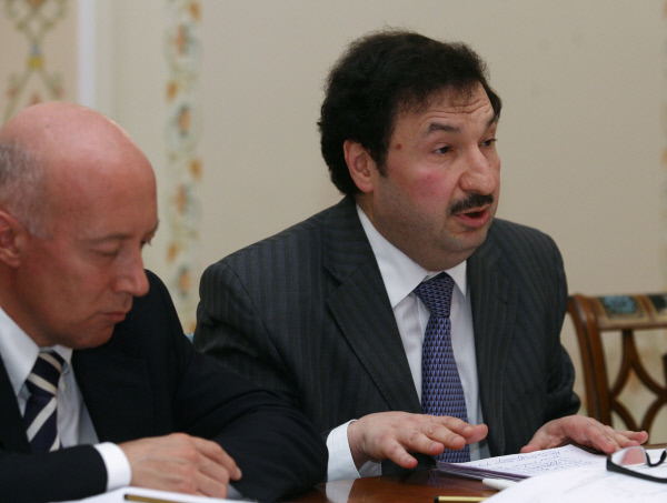Сергей Синельников-Мурылев и Владимир Мау tidttiqzqiqkd ruireihuiqxzkmp