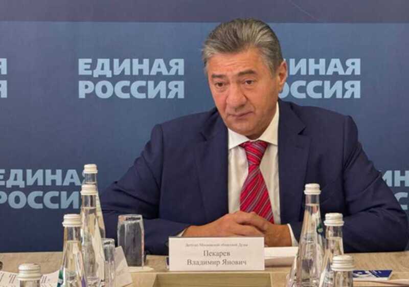 Махинаторша Елена Артеменко и сбежавший депутат Пекарев: каким образом ассистентка из Госдумы контролирует коррупционную сеть и опустошает бюджет Богородского района
